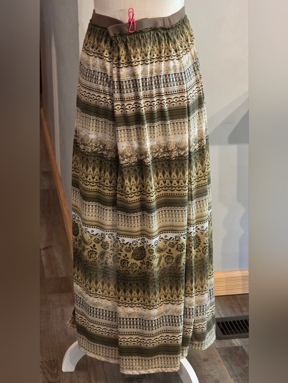 Flowing Olive & Cream Patterned Maxi/Mini Skirt - Picture 3 of 4